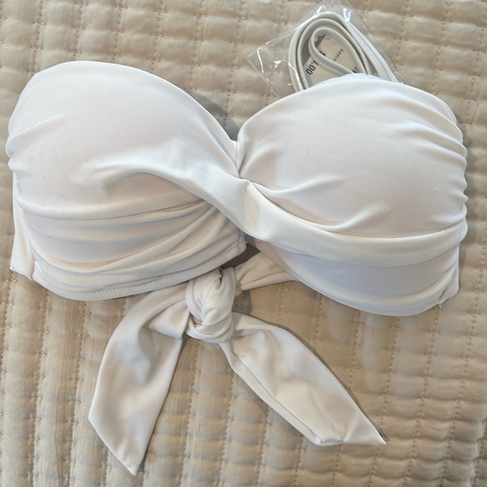 Bar III White Twist Bandeau Bikini Swimsuit Top - Small